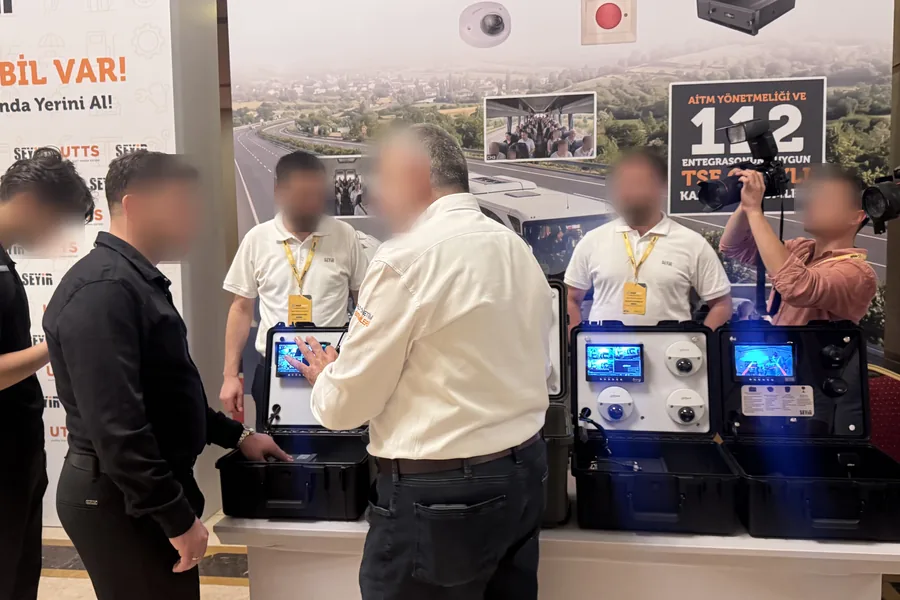 Kurumsal lansman etkinliğinden kare